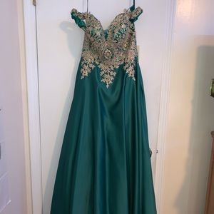 EUREKA Green formal dress with gold detailing